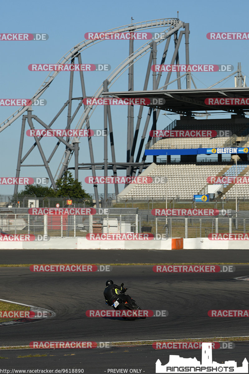 Bild #9618890 - Touristenfahrten Nürburgring GP-Strecke (21.07.2020)