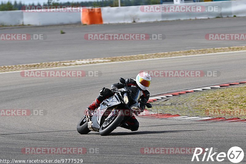 Bild #9777529 - Touristenfahrten Nürburgring GP-Strecke (28.07.2020)