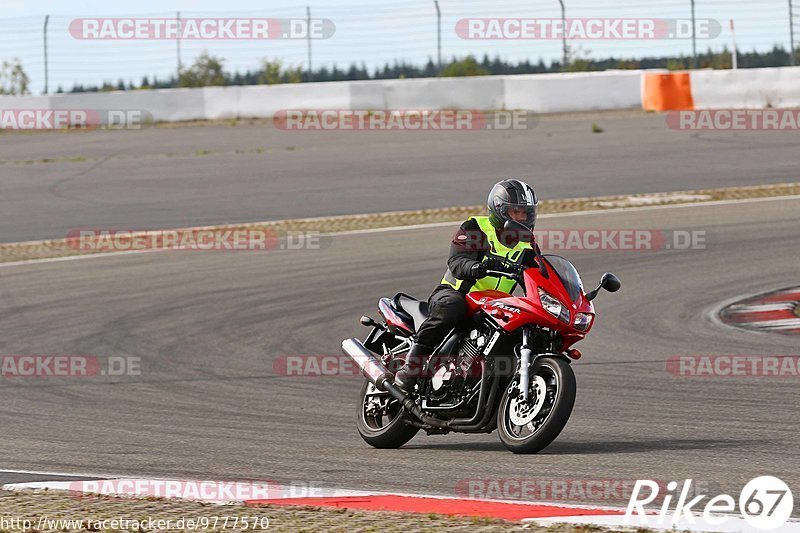 Bild #9777570 - Touristenfahrten Nürburgring GP-Strecke (28.07.2020)