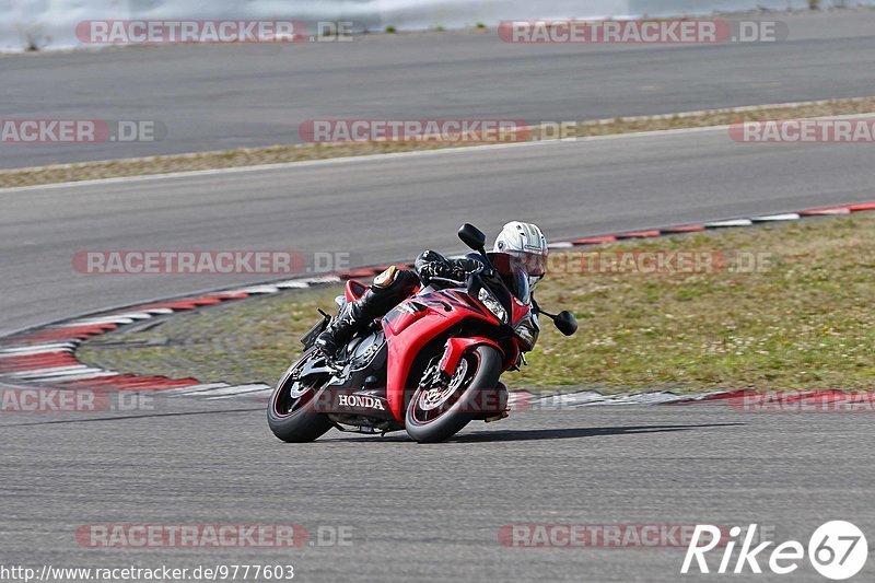 Bild #9777603 - Touristenfahrten Nürburgring GP-Strecke (28.07.2020)