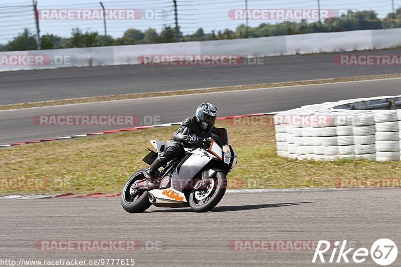 Bild #9777615 - Touristenfahrten Nürburgring GP-Strecke (28.07.2020)