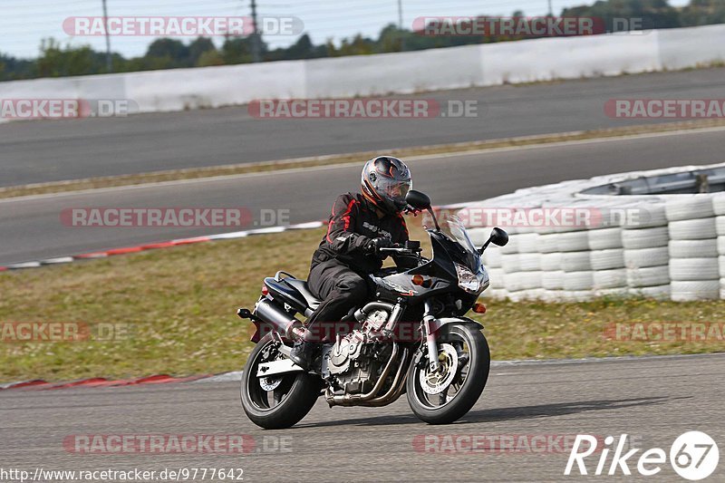 Bild #9777642 - Touristenfahrten Nürburgring GP-Strecke (28.07.2020)