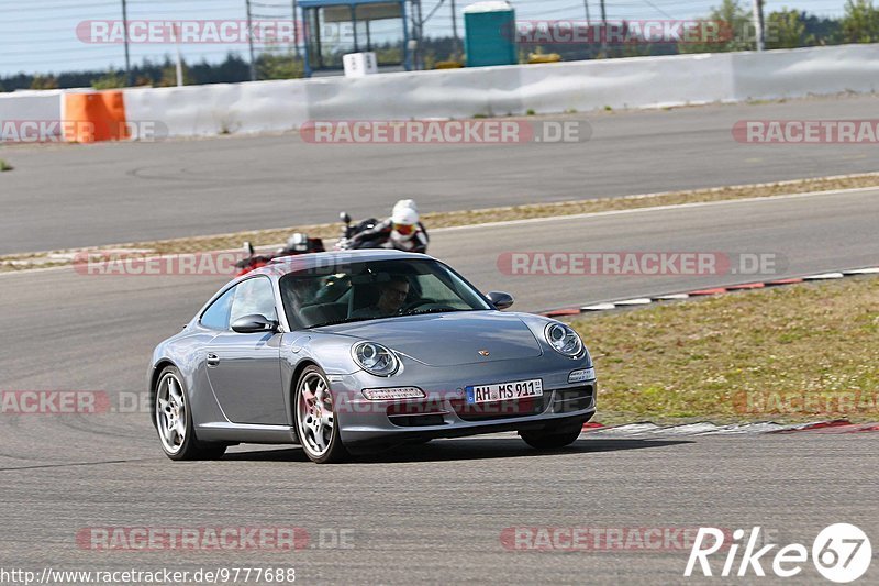 Bild #9777688 - Touristenfahrten Nürburgring GP-Strecke (28.07.2020)