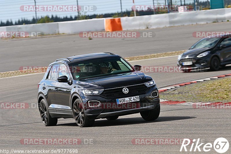 Bild #9777698 - Touristenfahrten Nürburgring GP-Strecke (28.07.2020)