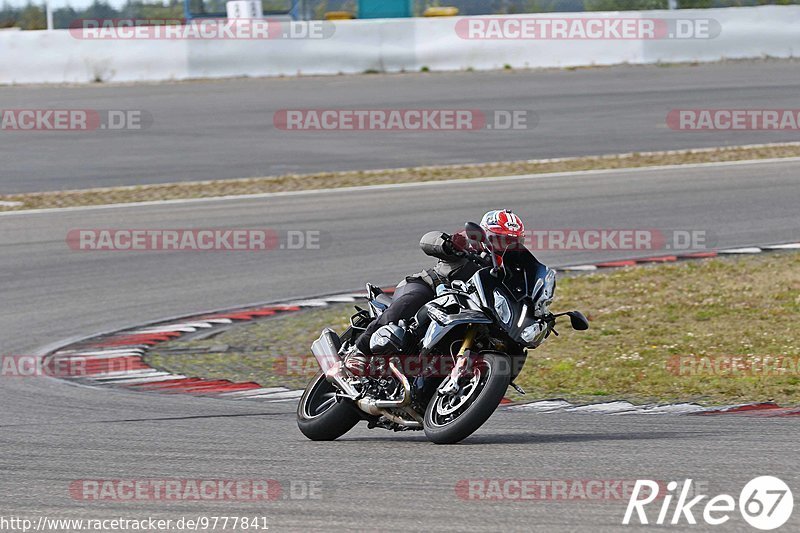 Bild #9777841 - Touristenfahrten Nürburgring GP-Strecke (28.07.2020)