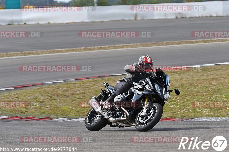 Bild #9777844 - Touristenfahrten Nürburgring GP-Strecke (28.07.2020)