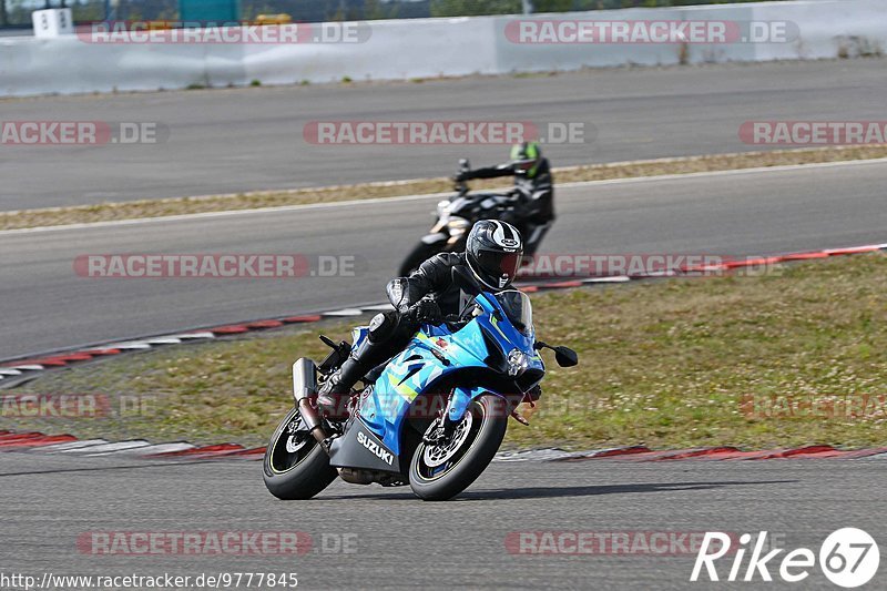 Bild #9777845 - Touristenfahrten Nürburgring GP-Strecke (28.07.2020)