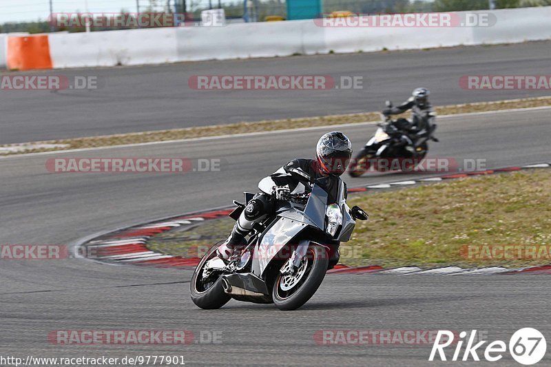 Bild #9777901 - Touristenfahrten Nürburgring GP-Strecke (28.07.2020)