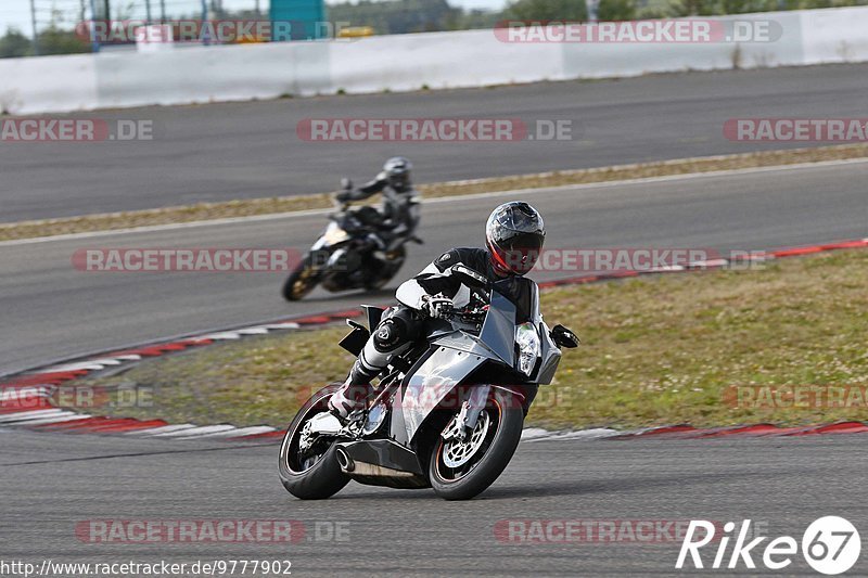 Bild #9777902 - Touristenfahrten Nürburgring GP-Strecke (28.07.2020)