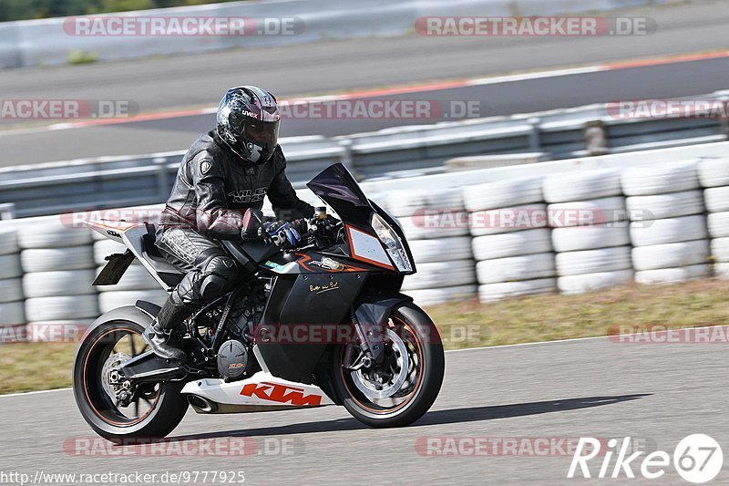 Bild #9777925 - Touristenfahrten Nürburgring GP-Strecke (28.07.2020)