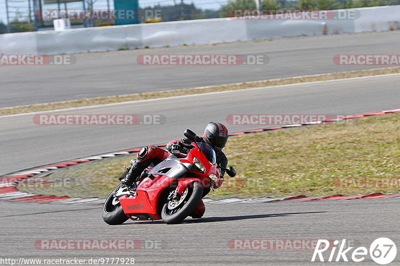 Bild #9777928 - Touristenfahrten Nürburgring GP-Strecke (28.07.2020)