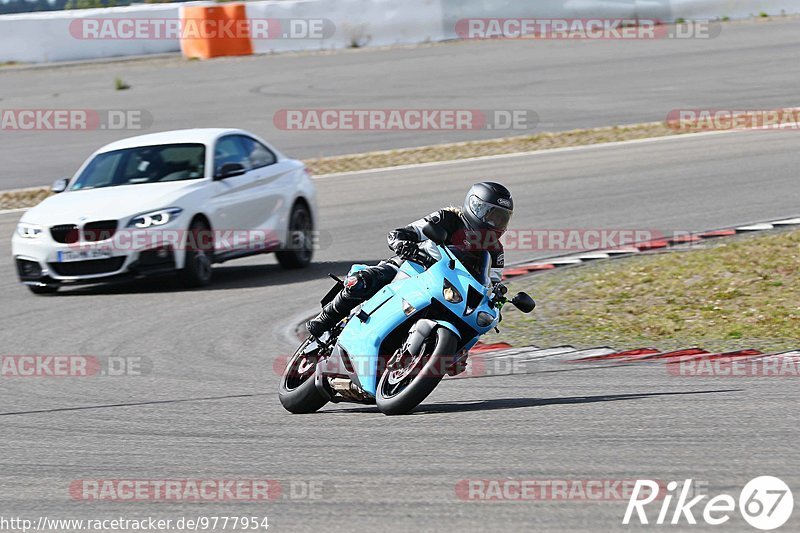 Bild #9777954 - Touristenfahrten Nürburgring GP-Strecke (28.07.2020)