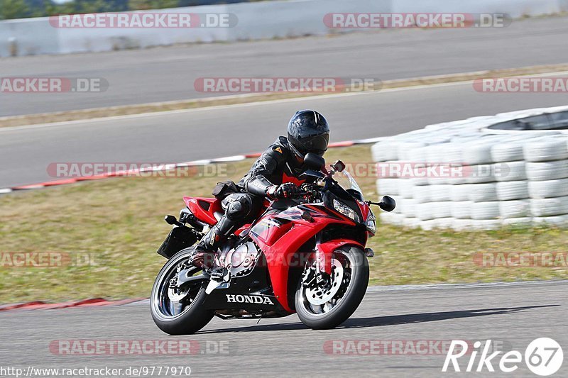 Bild #9777970 - Touristenfahrten Nürburgring GP-Strecke (28.07.2020)