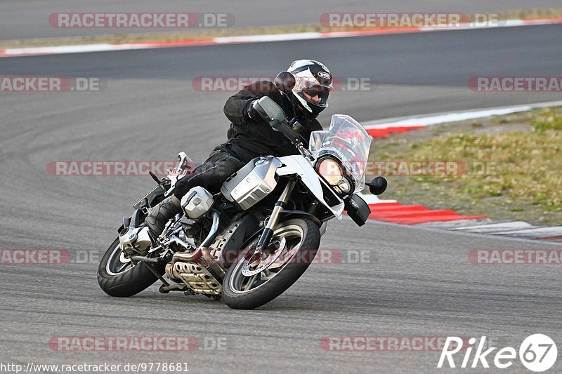 Bild #9778681 - Touristenfahrten Nürburgring GP-Strecke (28.07.2020)