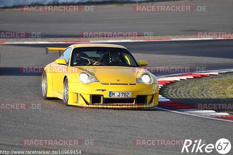 Bild #10969454 - Touristenfahrten Nürburgring GP-Strecke (29.09.2020)