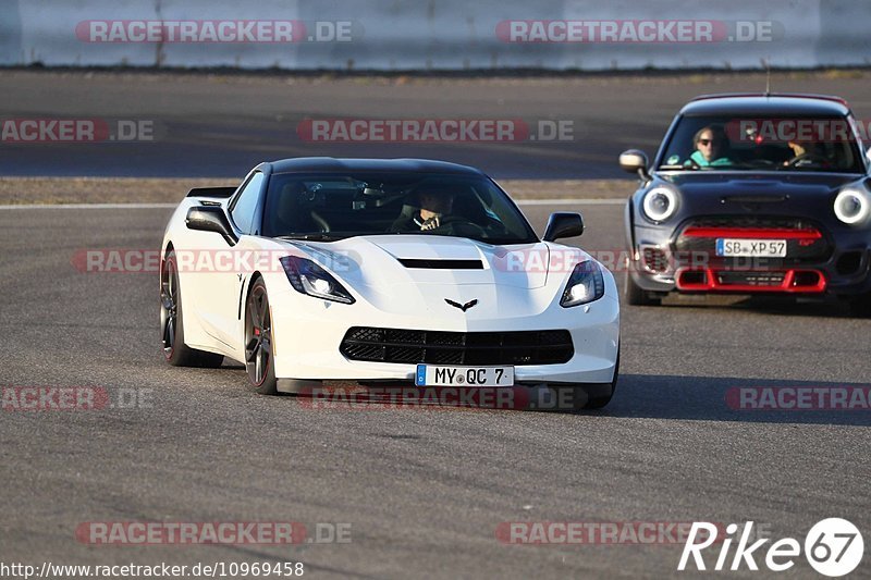 Bild #10969458 - Touristenfahrten Nürburgring GP-Strecke (29.09.2020)