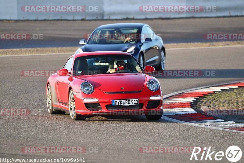 Bild #10969541 - Touristenfahrten Nürburgring GP-Strecke (29.09.2020)