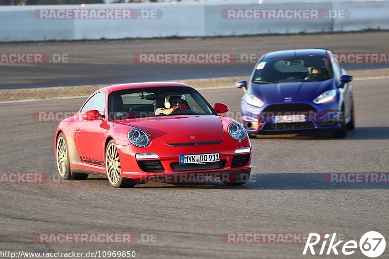 Bild #10969850 - Touristenfahrten Nürburgring GP-Strecke (29.09.2020)