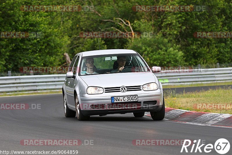 Bild #9064859 - Touristenfahrten Nürburgring Nordschleife (11.06.2020)