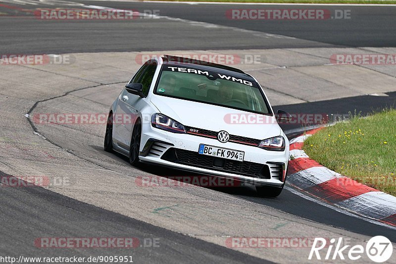 Bild #9095951 - Touristenfahrten Nürburgring Nordschleife (13.06.2020)