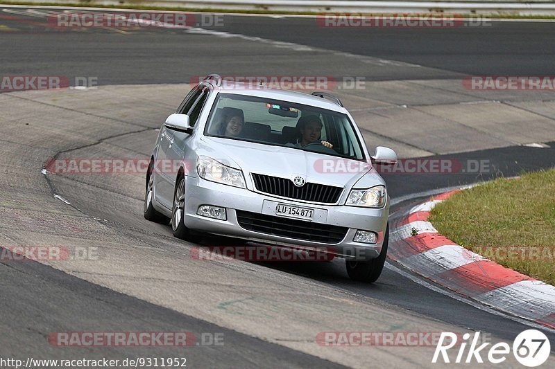 Bild #9311952 - Touristenfahrten Nürburgring Nordschleife (28.06.2020)