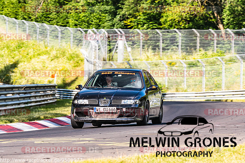 Bild #9509977 - Touristenfahrten Nürburgring Nordschleife (17.07.2020)