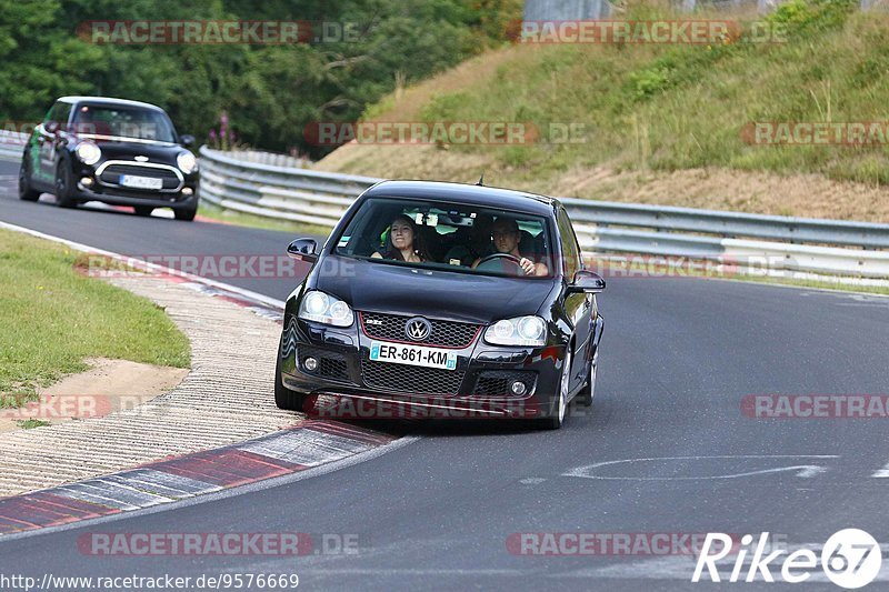 Bild #9576669 - Touristenfahrten Nürburgring Nordschleife (19.07.2020)