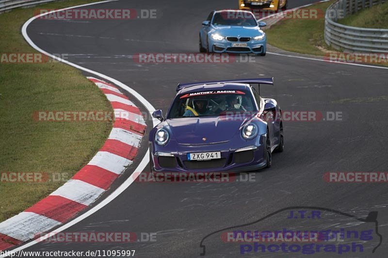 Bild #11095997 - Touristenfahrten Nürburgring Nordschleife (11.10.2020)