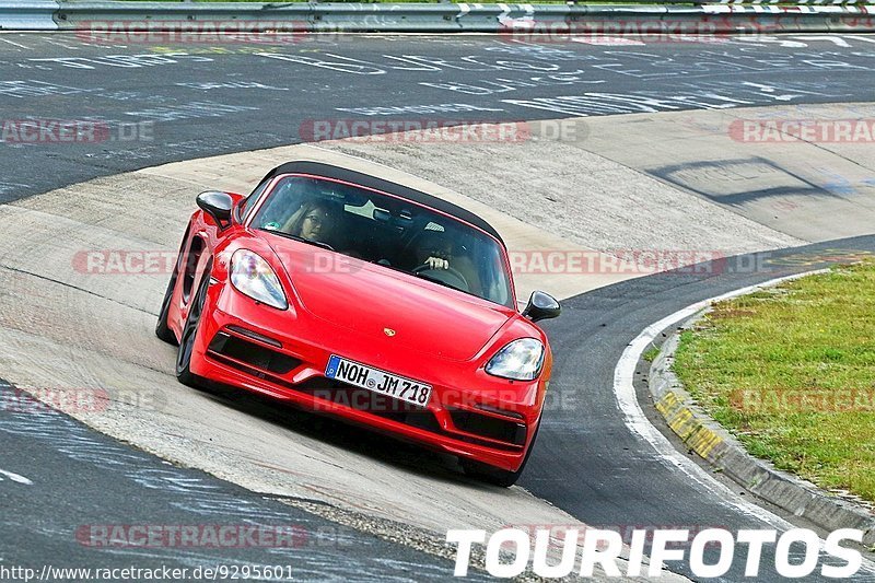 Bild #9295601 - Touristenfahrten Nürburgring Nordschleife (27.06.2020)