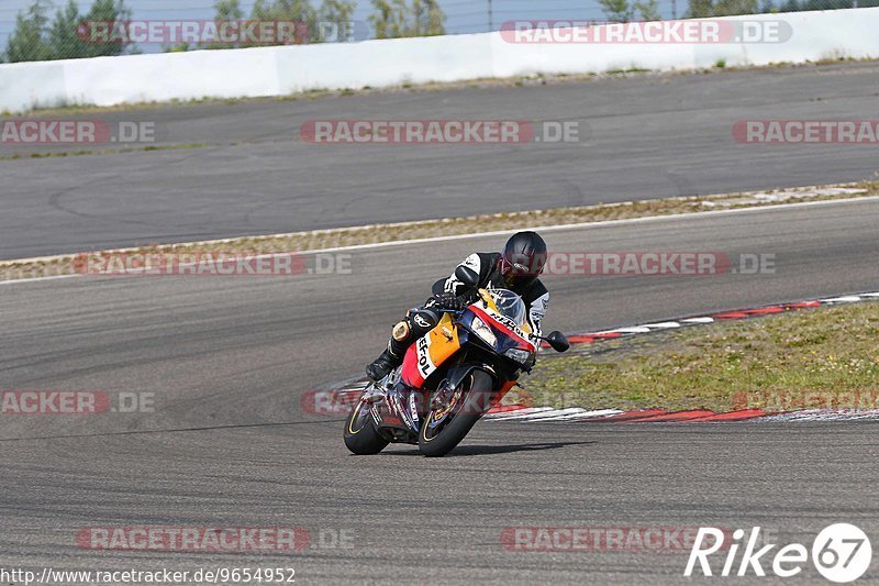 Bild #9654952 - Touristenfahrten Nürburgring GP-Strecke (24.07.2020)