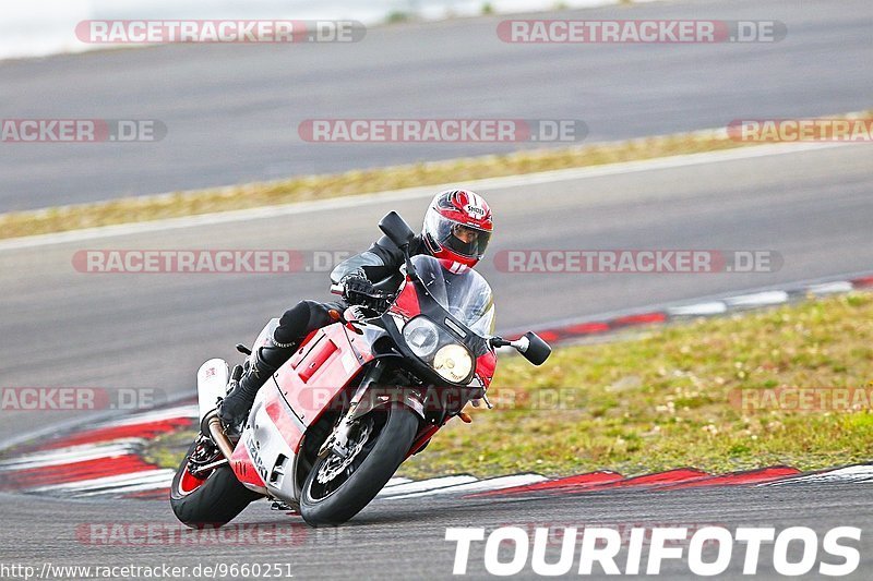 Bild #9660251 - Touristenfahrten Nürburgring GP-Strecke (24.07.2020)