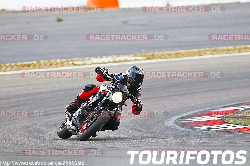 Bild #9660292 - Touristenfahrten Nürburgring GP-Strecke (24.07.2020)