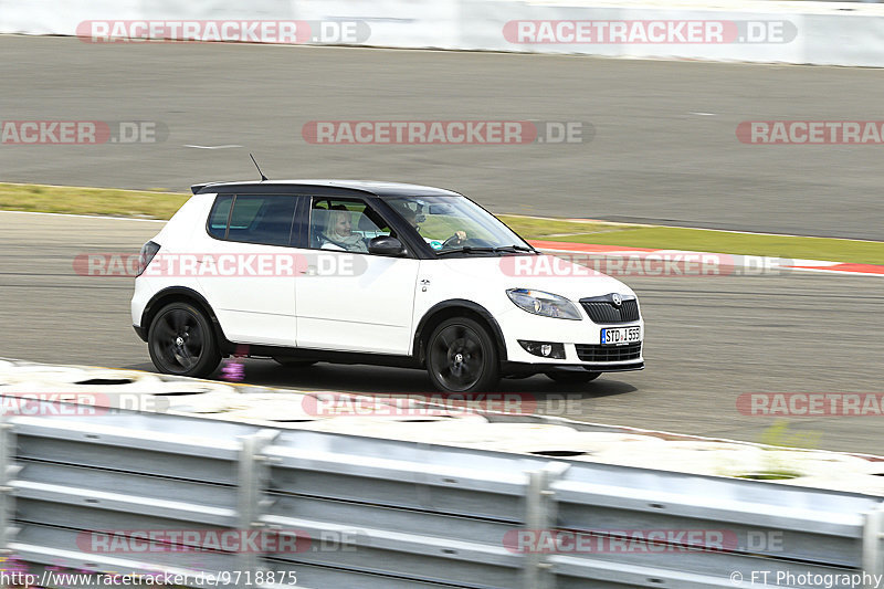 Bild #9718875 - Touristenfahrten Nürburgring GP-Strecke (26.07.2020)