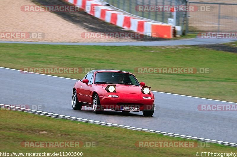 Bild #11303500 - Touristenfahrten Nürburgring GP-Strecke (25.10.2020)