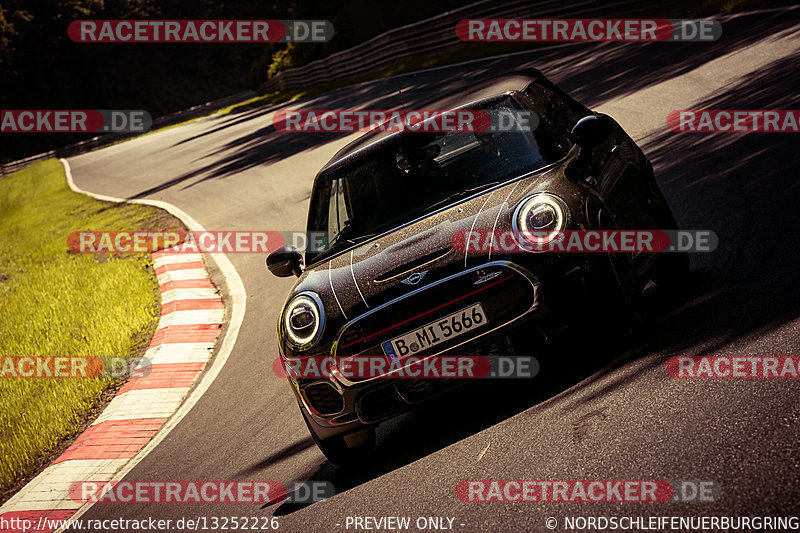 Bild #13252226 - Touristenfahrten Nürburgring Nordschleife (13.06.2021)