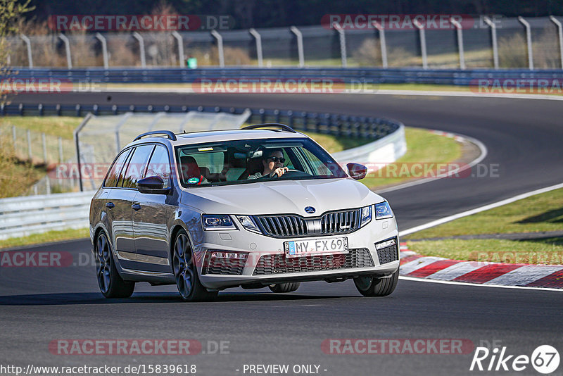 Bild #15839618 - Touristenfahrten Nürburgring Nordschleife (11.04.2022)