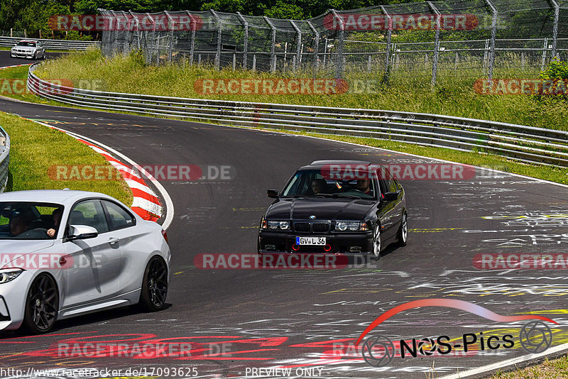 Bild #17093625 - Touristenfahrten Nürburgring Nordschleife (11.06.2022)