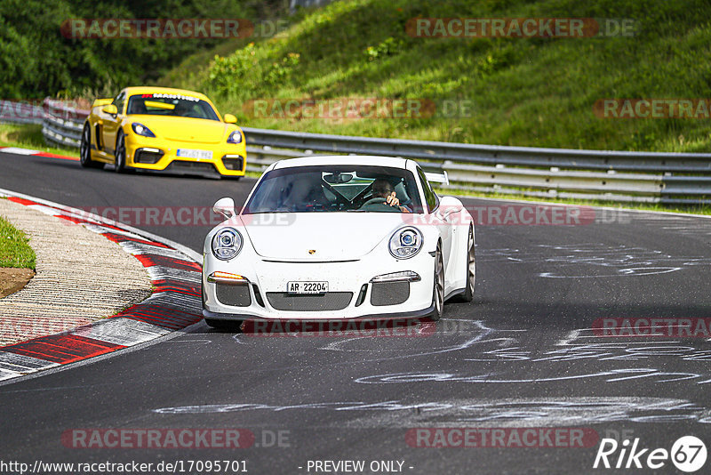 Bild #17095701 - Touristenfahrten Nürburgring Nordschleife (11.06.2022)