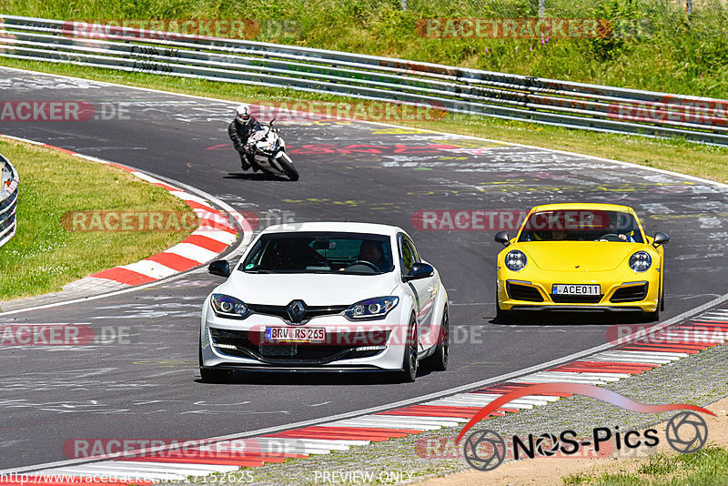 Bild #17152625 - Touristenfahrten Nürburgring Nordschleife (12.06.2022)