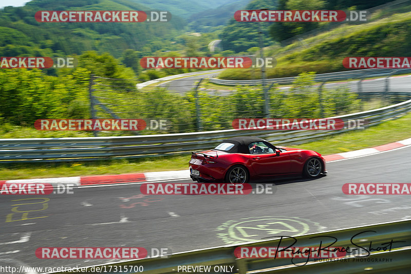 Bild #17315700 - Touristenfahrten Nürburgring Nordschleife (17.06.2022)