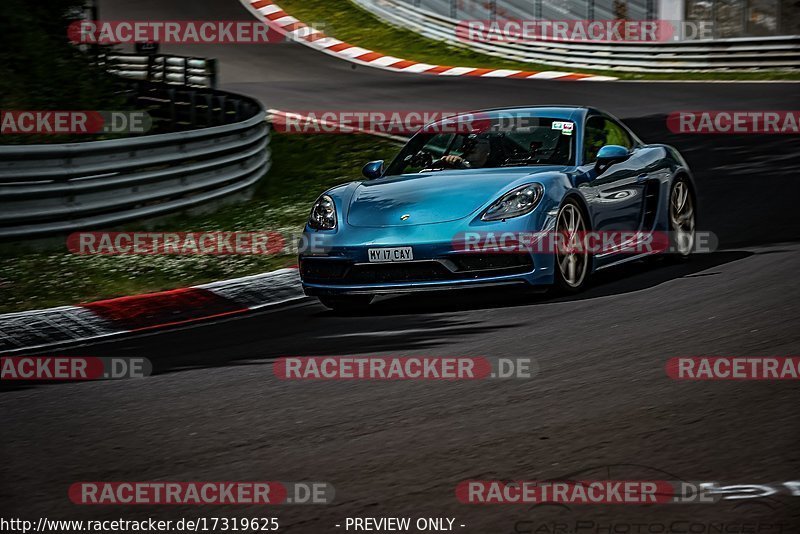 Bild #17319625 - Touristenfahrten Nürburgring Nordschleife (17.06.2022)