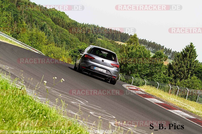 Bild #17373632 - Touristenfahrten Nürburgring Nordschleife (18.06.2022)