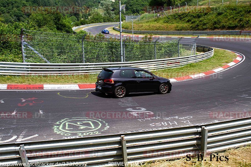 Bild #17376092 - Touristenfahrten Nürburgring Nordschleife (18.06.2022)