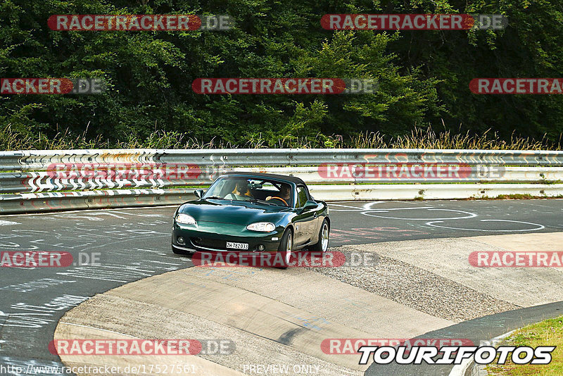 Bild #17527561 - Touristenfahrten Nürburgring Nordschleife (25.06.2022)