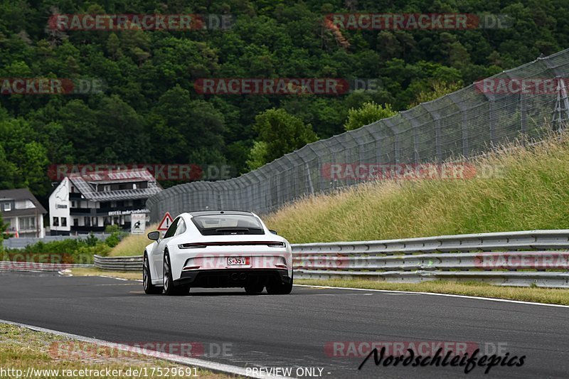 Bild #17529691 - Touristenfahrten Nürburgring Nordschleife (26.06.2022)