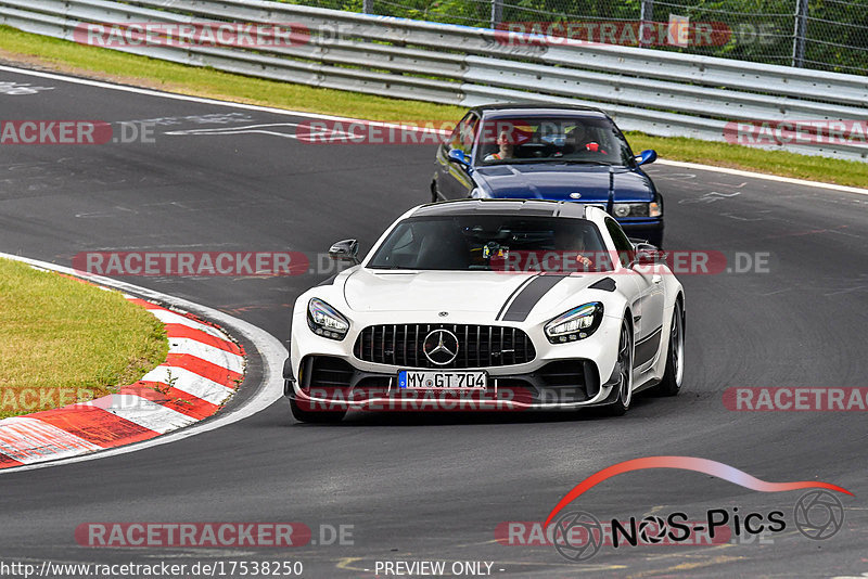 Bild #17538250 - Touristenfahrten Nürburgring Nordschleife (26.06.2022)