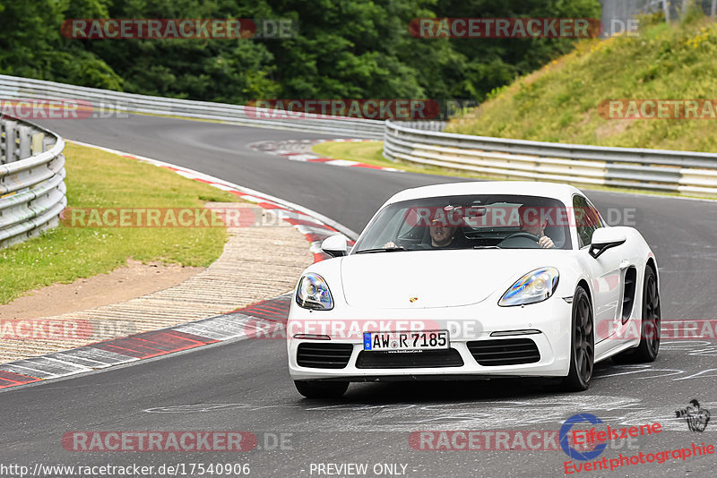 Bild #17540906 - Touristenfahrten Nürburgring Nordschleife (26.06.2022)