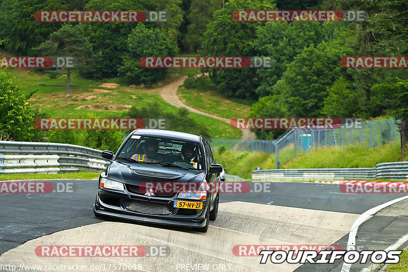 Bild #17570018 - Touristenfahrten Nürburgring Nordschleife (27.06.2022)