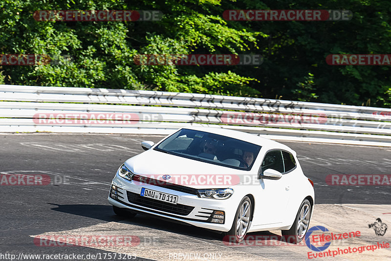 Bild #17573263 - Touristenfahrten Nürburgring Nordschleife (28.06.2022)