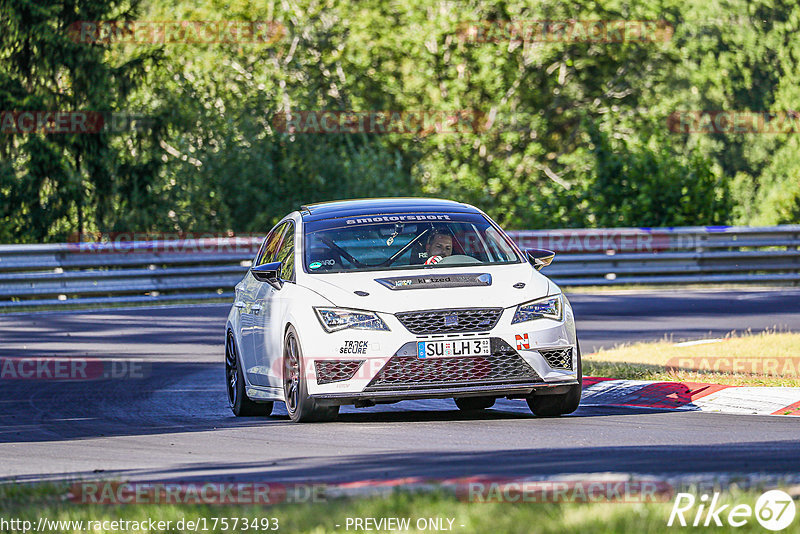 Bild #17573493 - Touristenfahrten Nürburgring Nordschleife (28.06.2022)